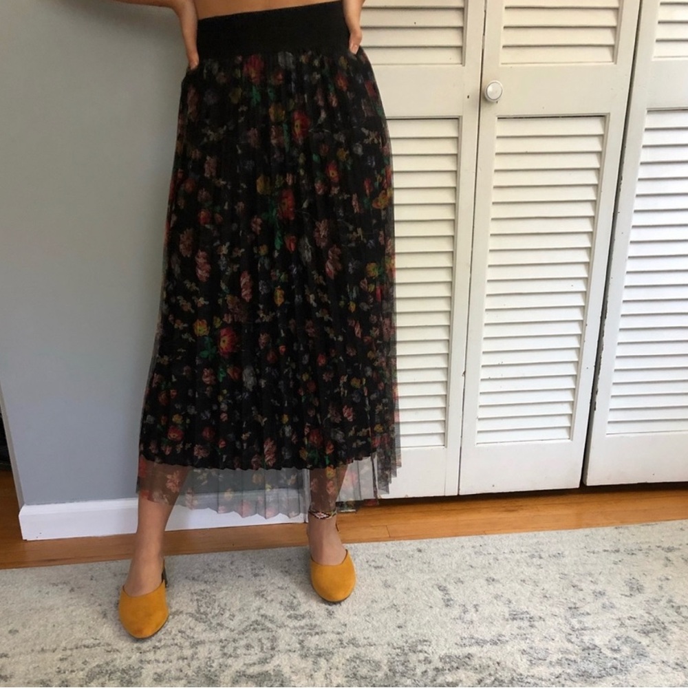 H&M pleaded maxi skirt